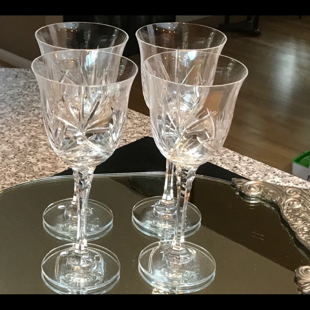 Towle Vintage Beautiful Full Lead Chrystal Wine Glasses .. 4 for $30